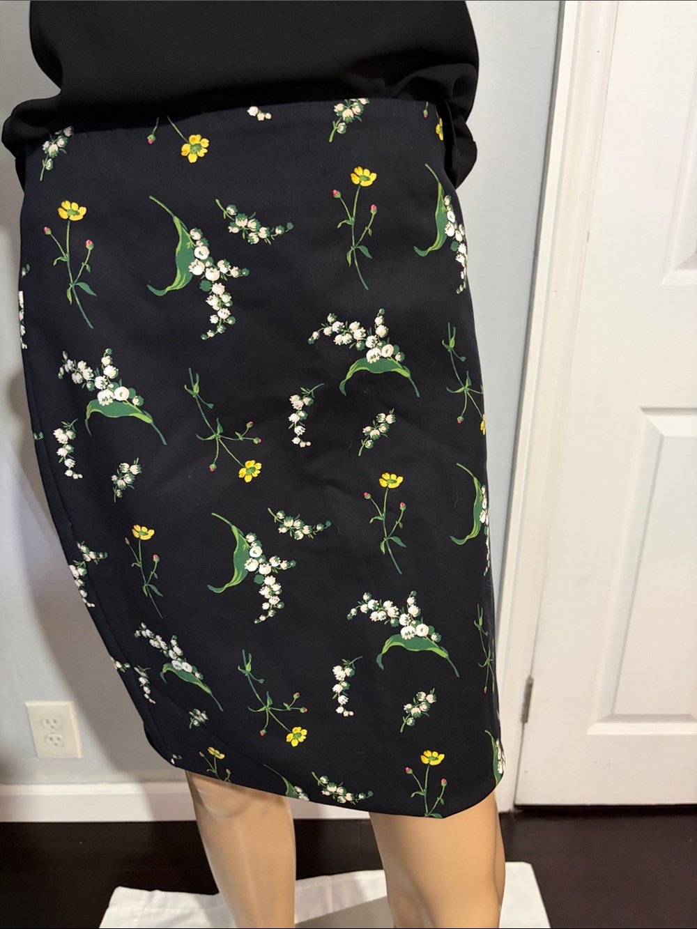 Ann Taylor Factory Black Pencil Skirt with White & Yellow Floral Print